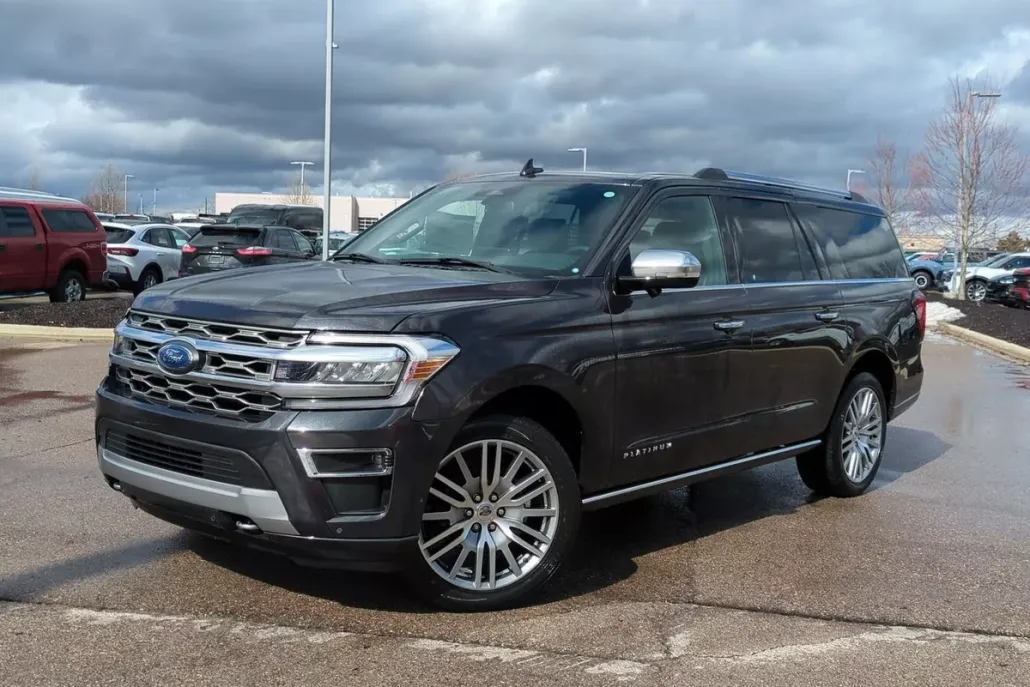 2024 Ford Expedition MAX Platinum photo 1