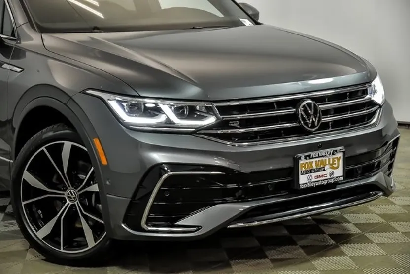 2022 Volkswagen Tiguan SEL Premium R-Line photo 1