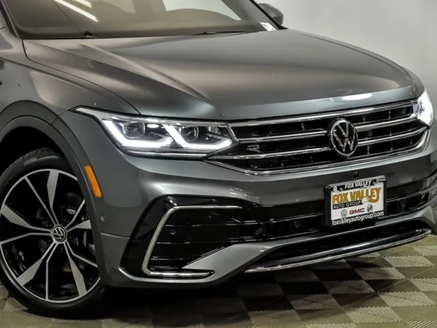 2022 Volkswagen Tiguan SEL Premium R-Line photo 1