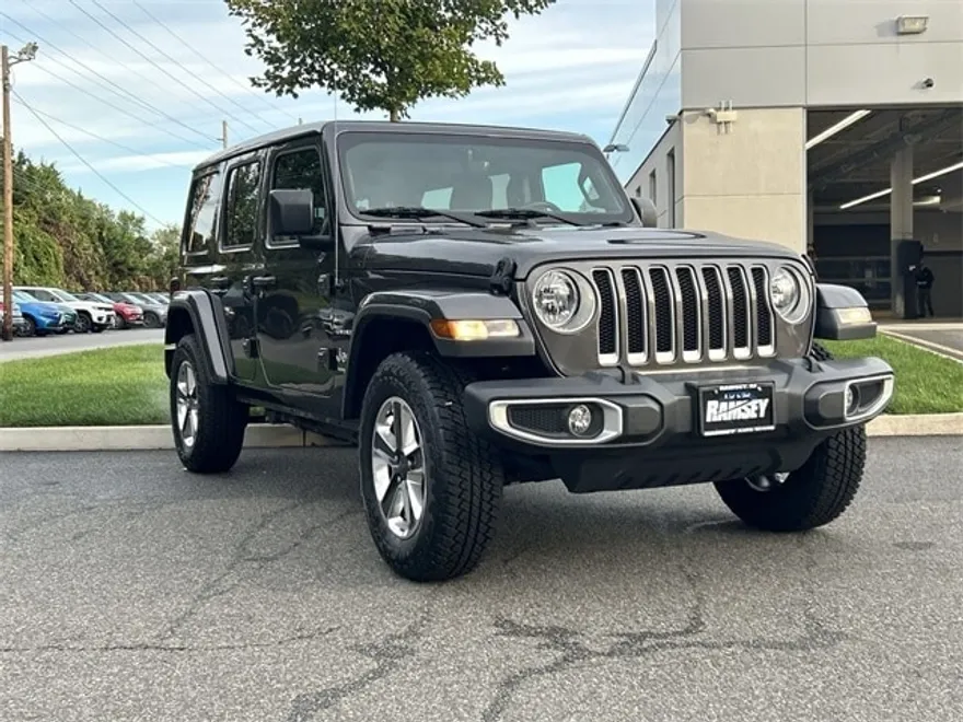 2020 Jeep Wrangler Unlimited Sahara photo 1