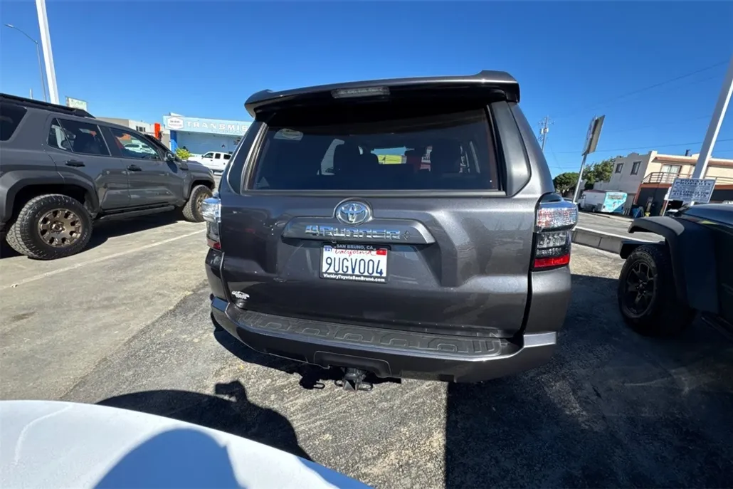 2020 Toyota 4Runner SR5 Premium photo 1