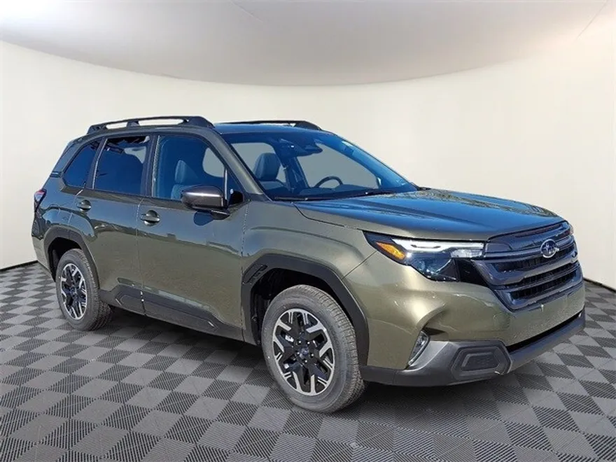 2025 Subaru Forester Premium photo 1