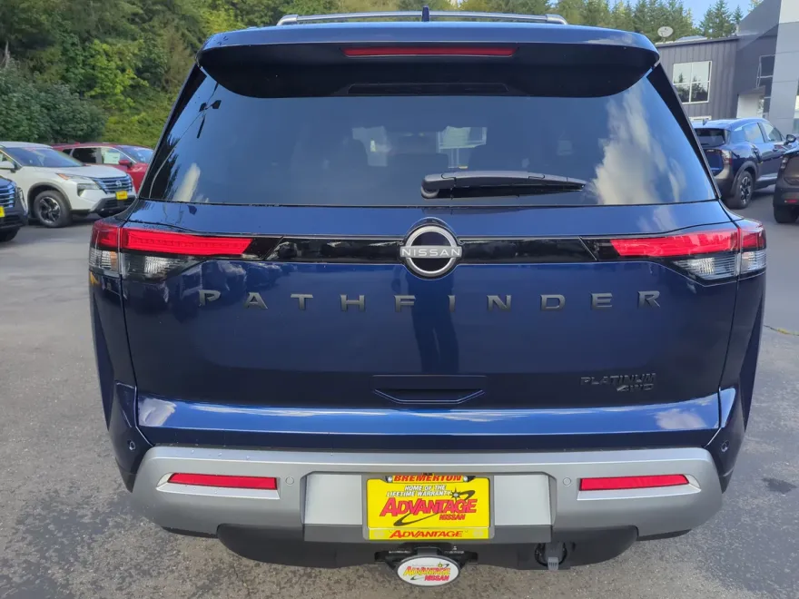 2025 Nissan Pathfinder Platinum photo 1