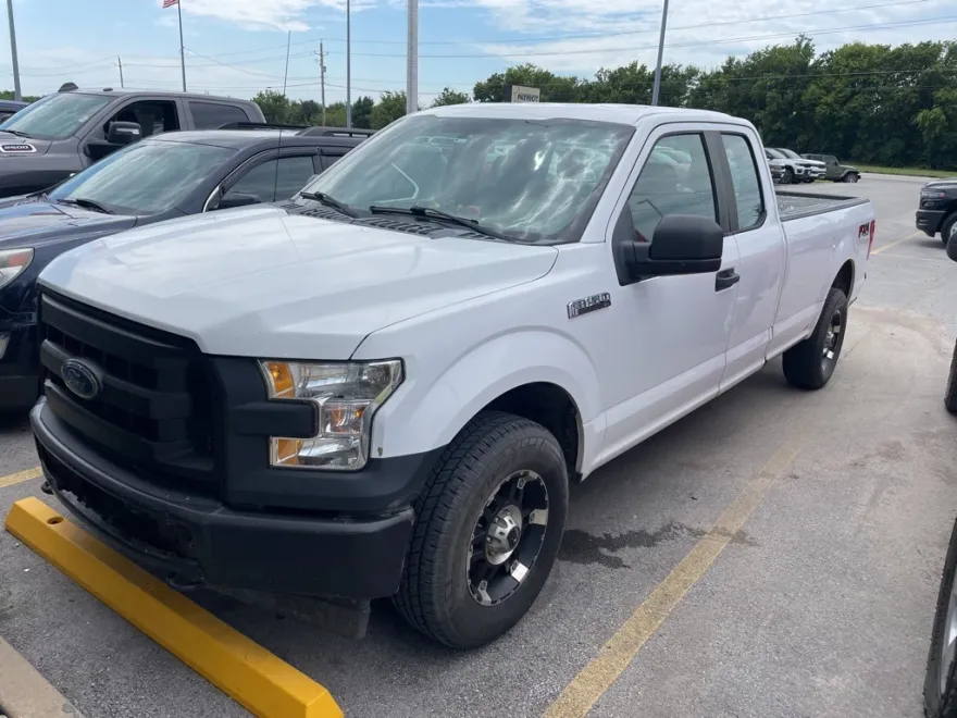 2017 Ford F-150 XL FX4 photo 1