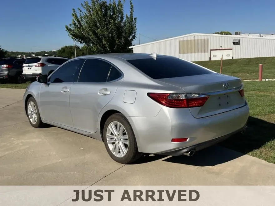 2015 Lexus ES 350 photo 1