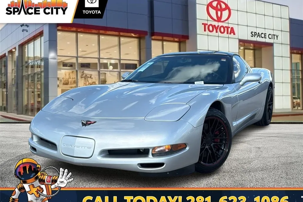 2002 Chevrolet Corvette Base photo 1