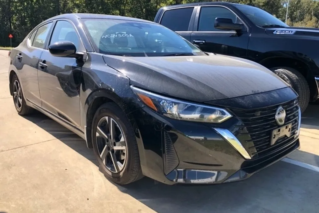 2024 Nissan Sentra SV photo 1
