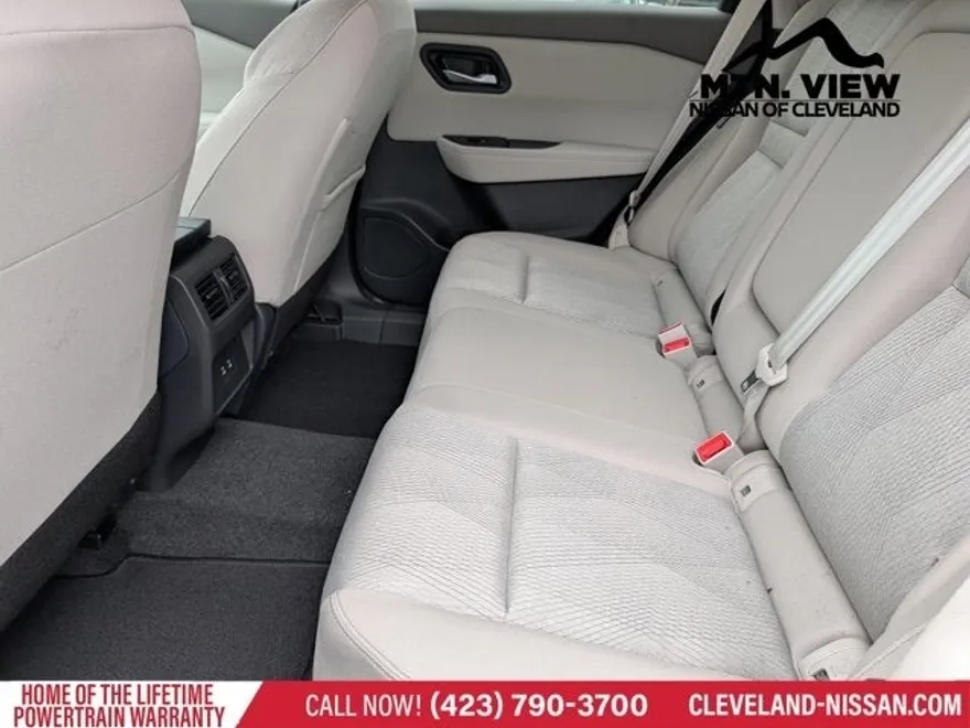 2025 Nissan Rogue SV photo 1