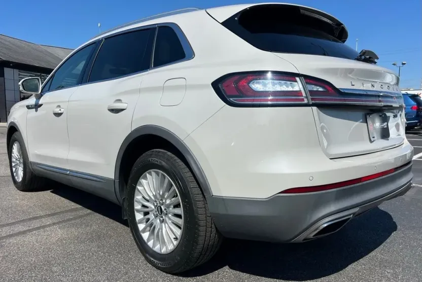 2019 Lincoln Nautilus Standard photo 1
