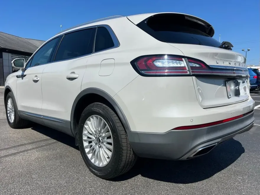 2019 Lincoln Nautilus Standard photo 1