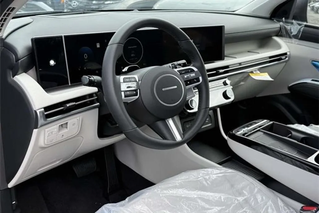 2025 Hyundai Tucson Limited photo 1