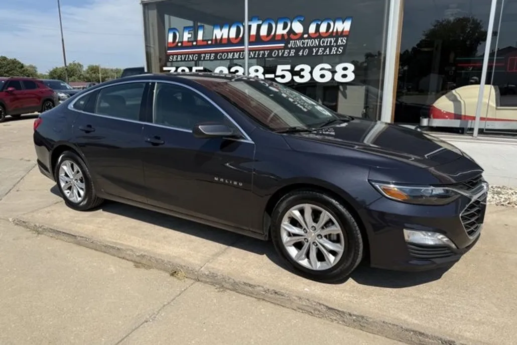 2023 Chevrolet Malibu 1LT photo 1