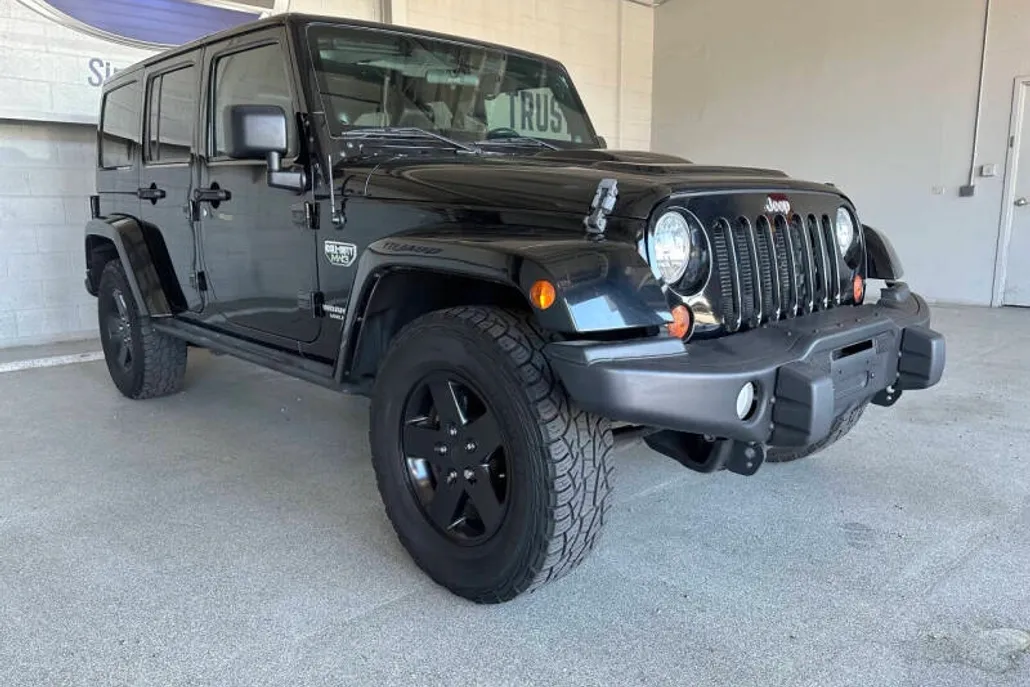 2012 Jeep Wrangler Unlimited Call of Duty: MW3 Edition photo 1