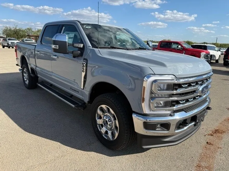 2026 Ford F-250 Lariat photo 1