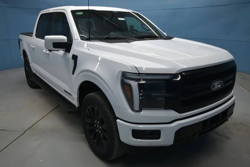 2025 Ford F-150 Lariat photo 1