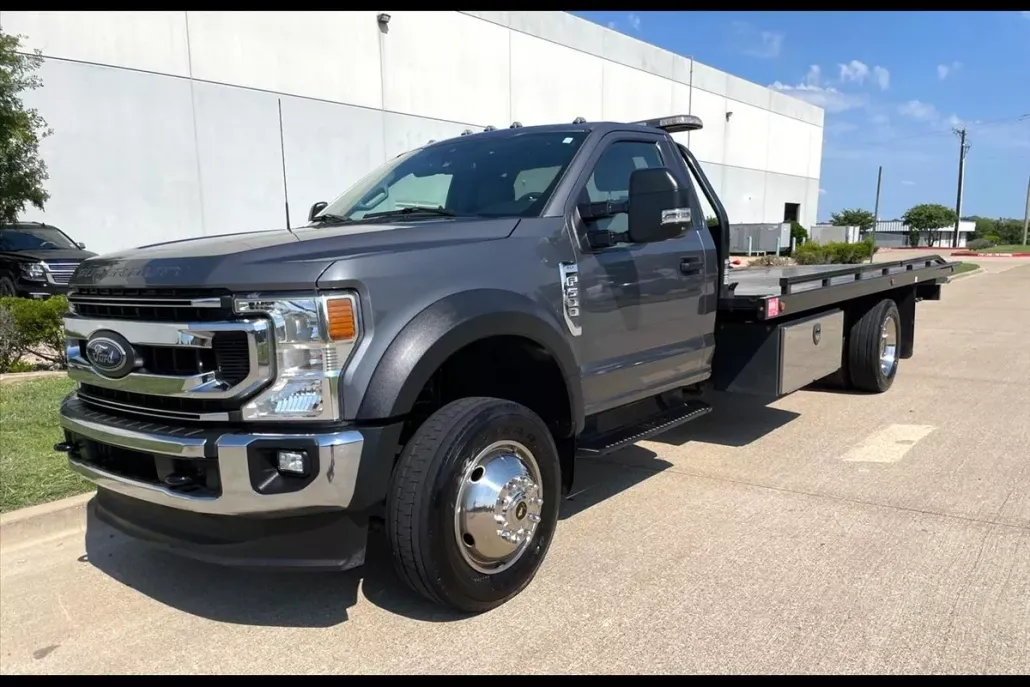 2022 Ford F-600 photo 1