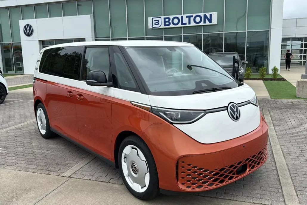 2025 Volkswagen ID. Buzz photo 1