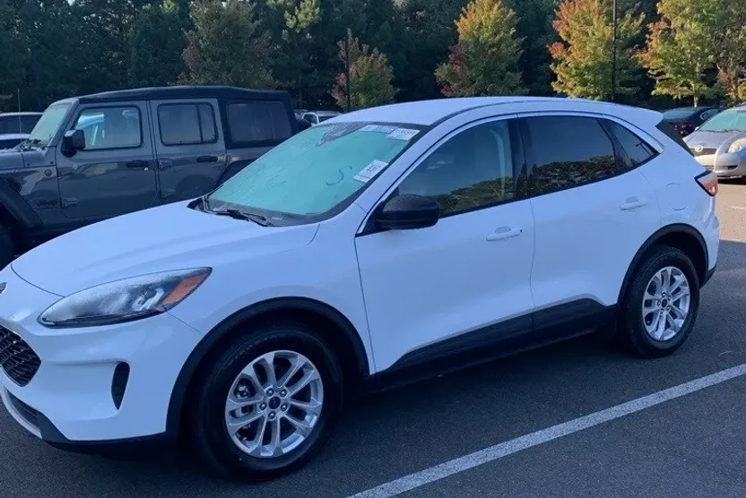 2022 Ford Escape SE Hybrid photo 1
