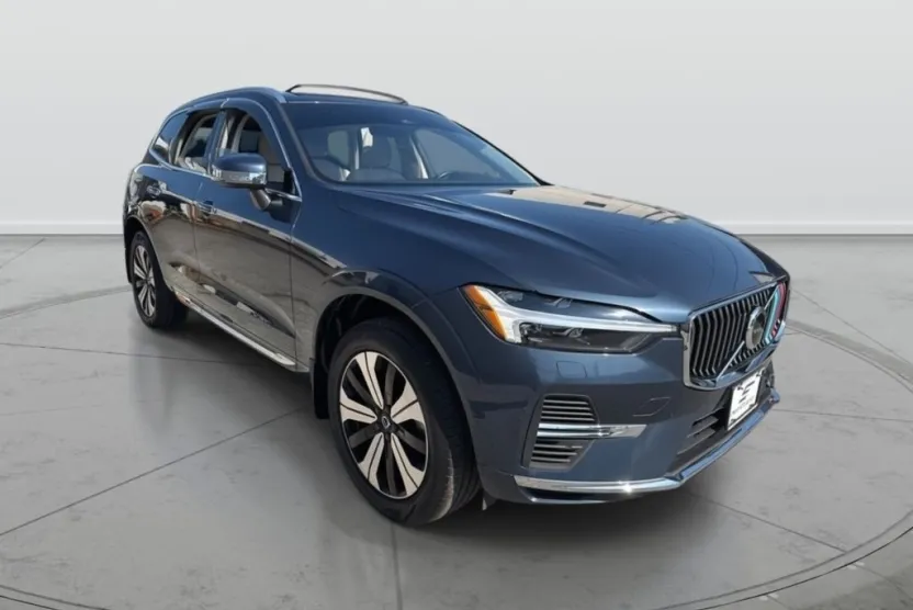 2023 Volvo XC60 Recharge Hybrid T8 Core photo 1