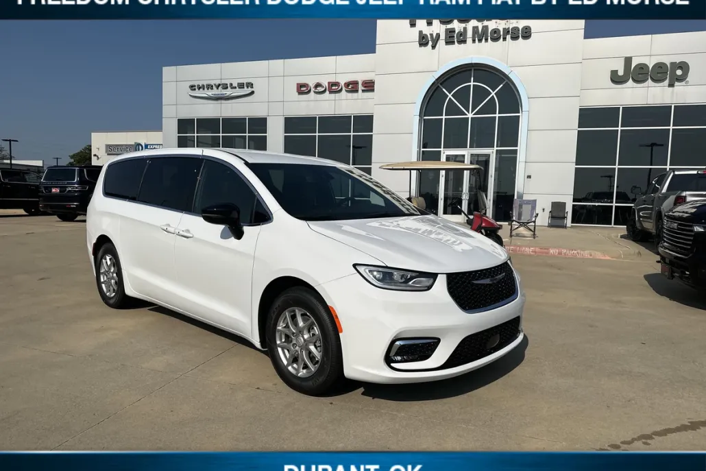 2025 Chrysler Pacifica photo 1