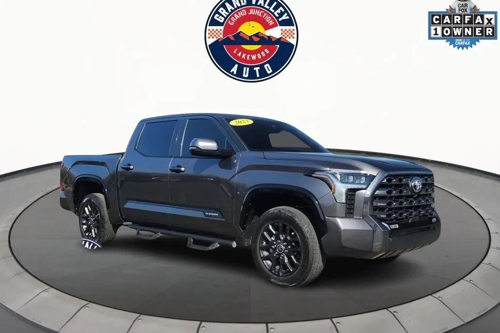 2023 Toyota Tundra Platinum photo 1