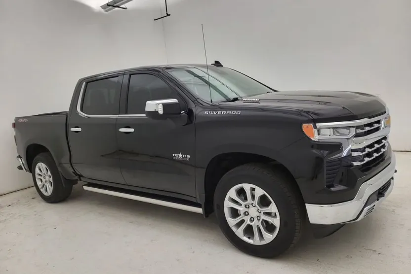 2023 Chevrolet Silverado 1500 LTZ photo 1