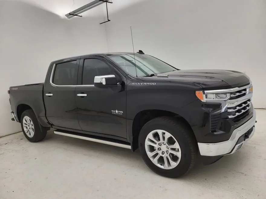 2023 Chevrolet Silverado 1500 LTZ photo 1