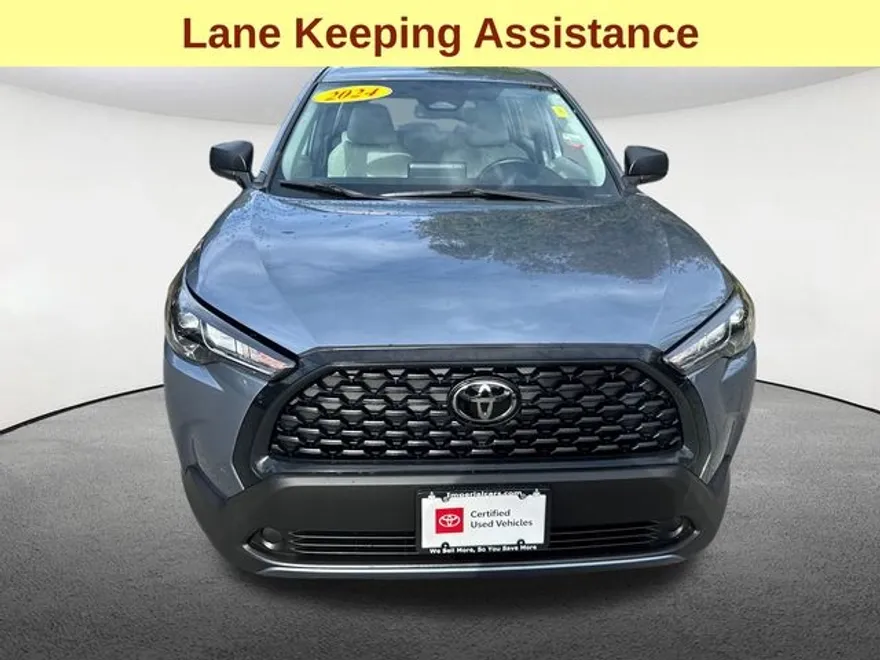2024 Toyota Corolla Cross L photo 1