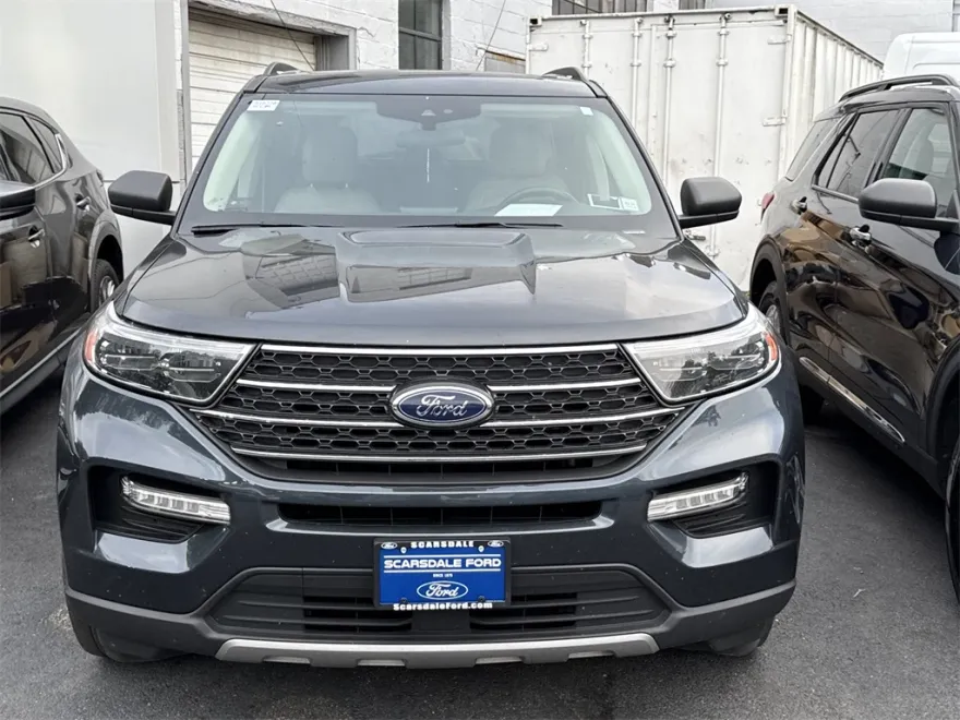 2022 Ford Explorer XLT photo 1