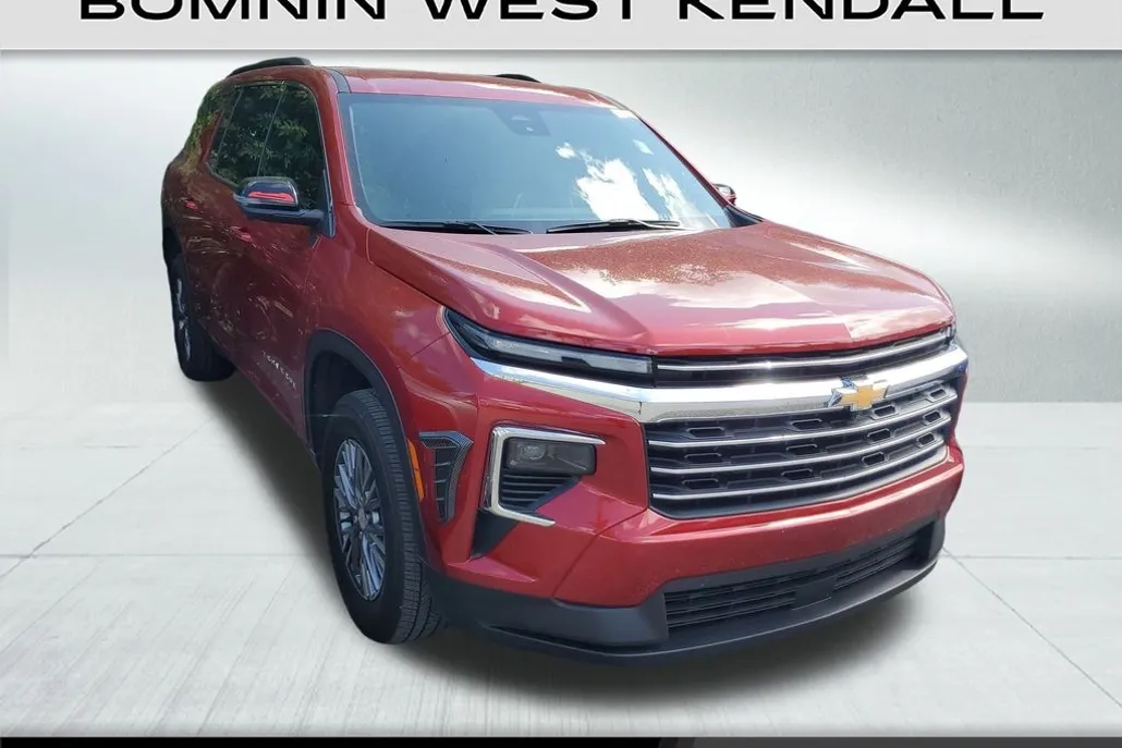 2025 Chevrolet Traverse photo 1