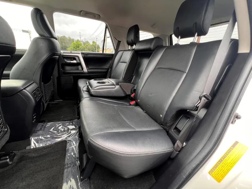 2019 Toyota 4Runner SR5 photo 8