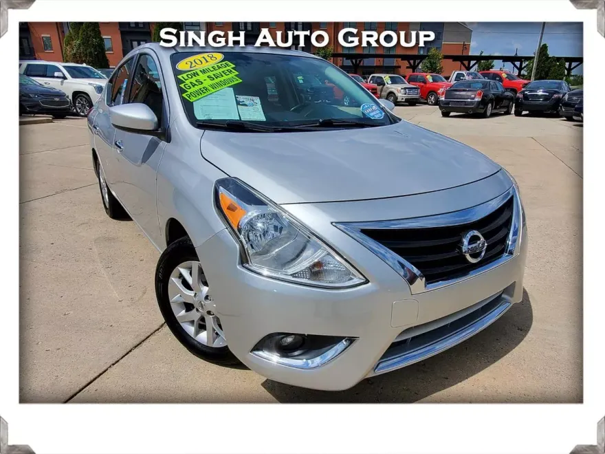 2018 Nissan Versa 1.6 S photo 1