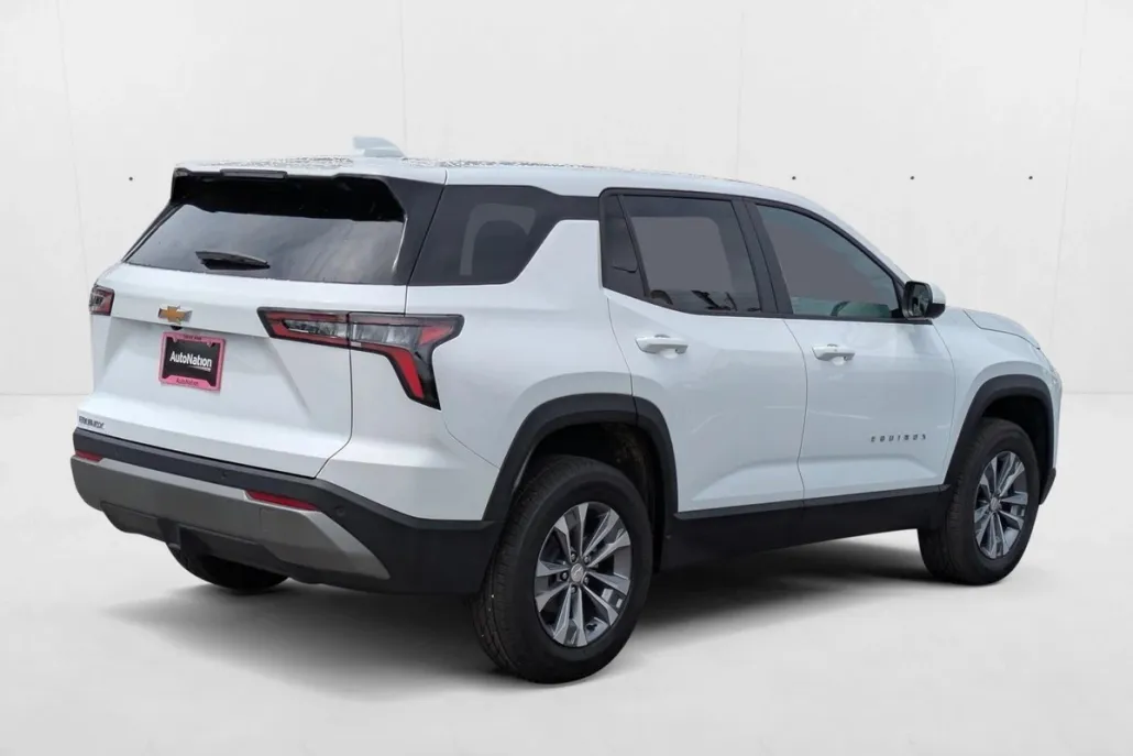 2026 Chevrolet Equinox LT photo 1