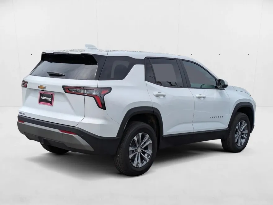 2026 Chevrolet Equinox LT photo 1
