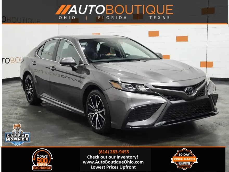 2024 Toyota Camry SE photo 1