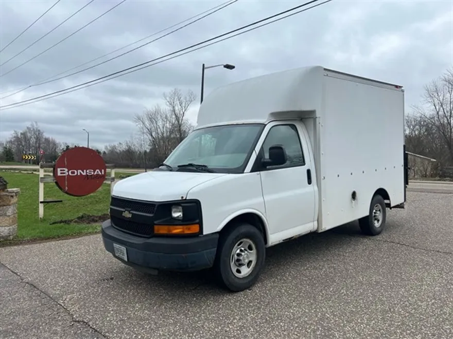 2010 Chevrolet Express 3500 Cutaway photo 1