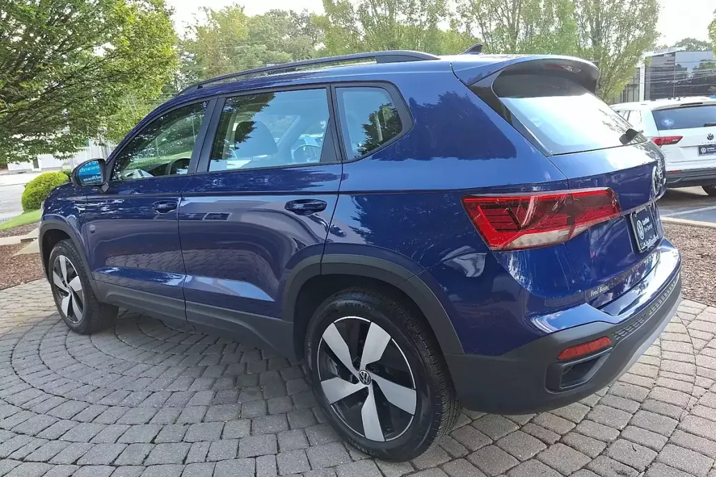 2024 Volkswagen Taos S photo 1
