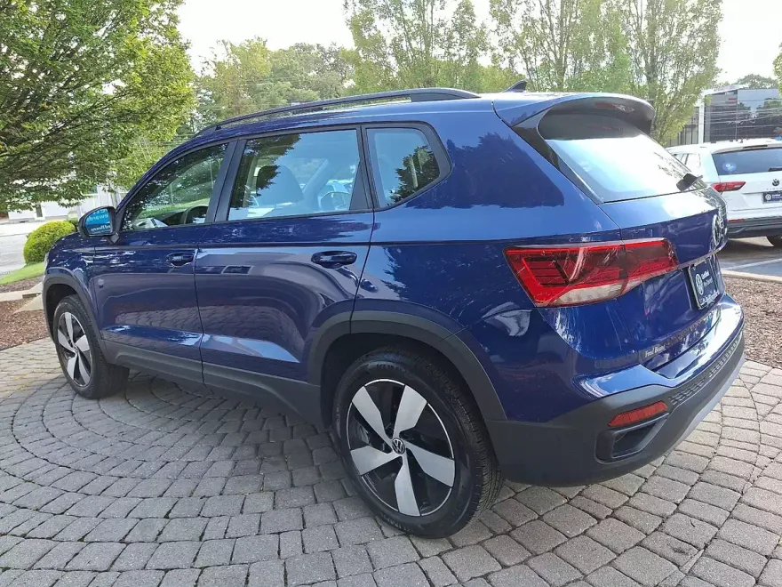 2024 Volkswagen Taos S photo 1