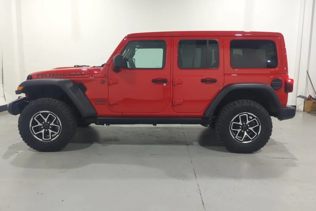 2024 Jeep Wrangler Rubicon photo 1