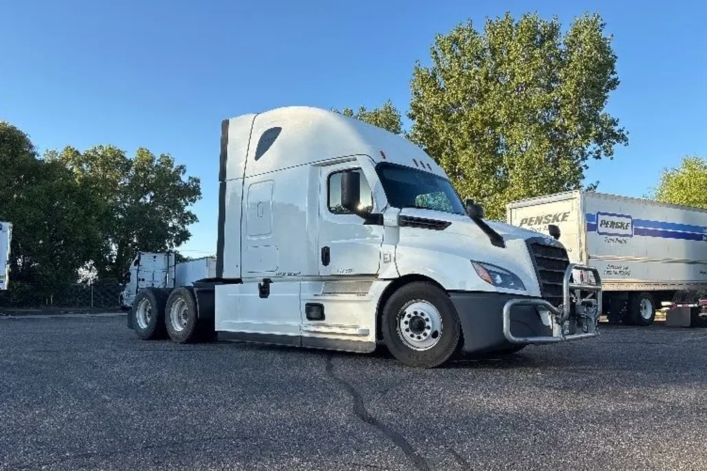 2020 Freightliner Cascadia 126" Sleeper Cab photo 1