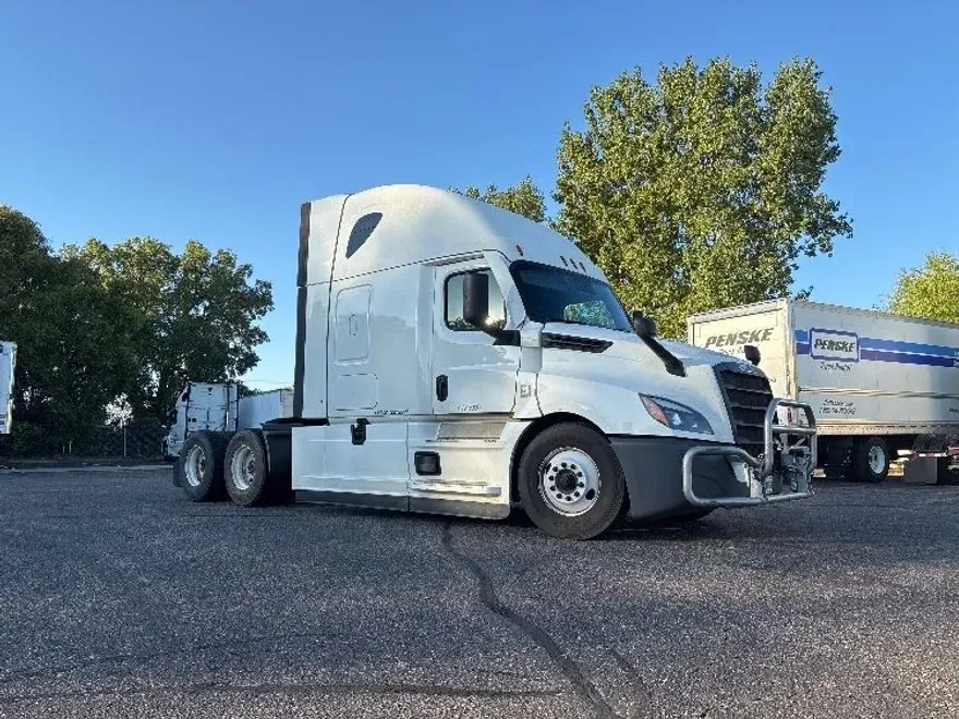 2020 Freightliner Cascadia 126" Sleeper Cab photo 1
