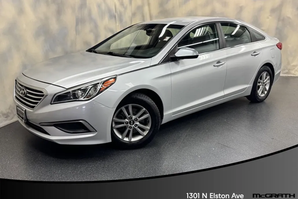 2025 Kia K5 GT-Line photo 1