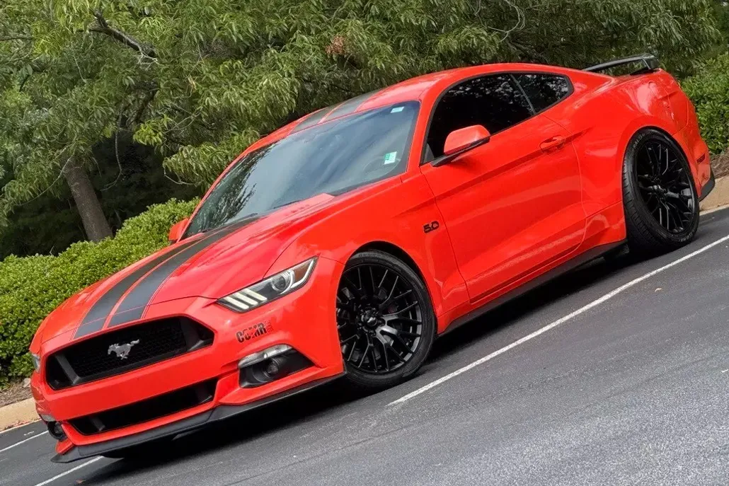 2016 Ford Mustang GT Premium photo 1