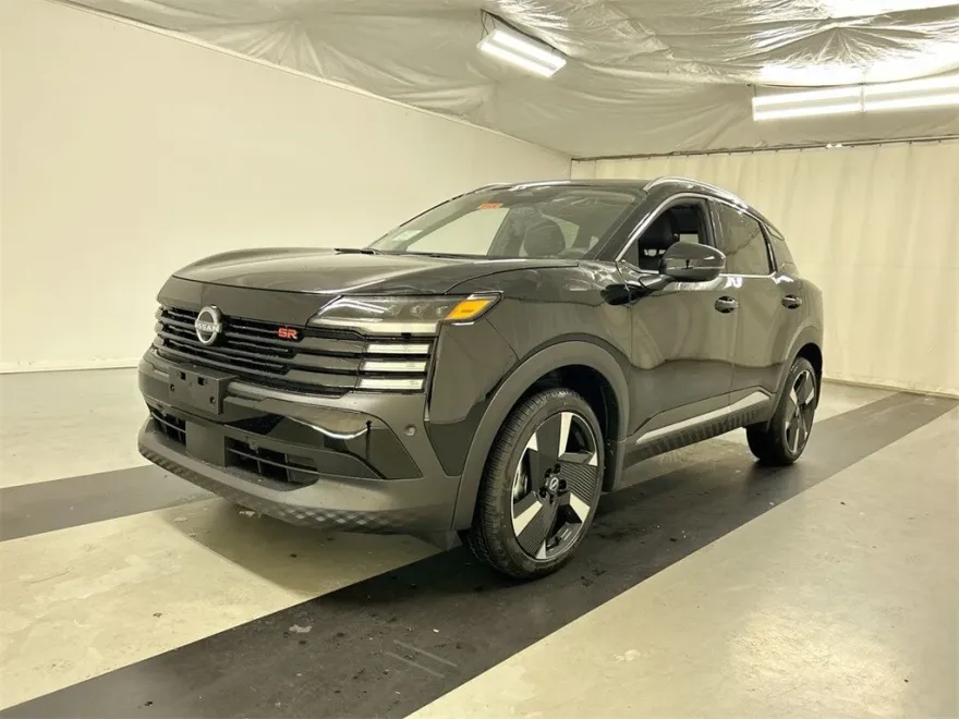 2025 Nissan Kicks SR photo 1