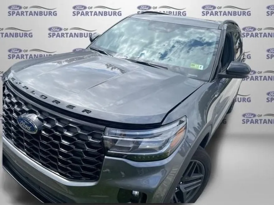 2025 Ford Explorer ST-Line photo 1