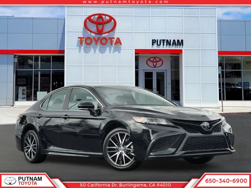 2023 Toyota Camry SE photo 1