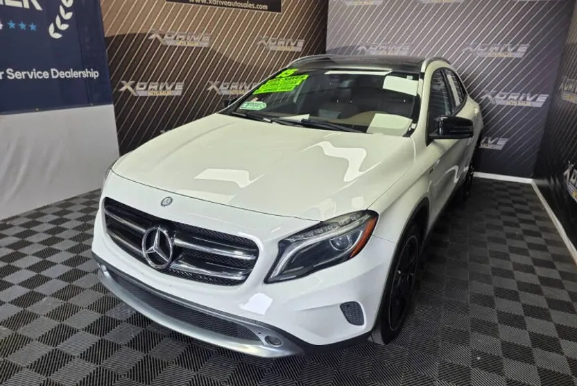 2015 Mercedes Benz GLA 250 4MATIC photo 1