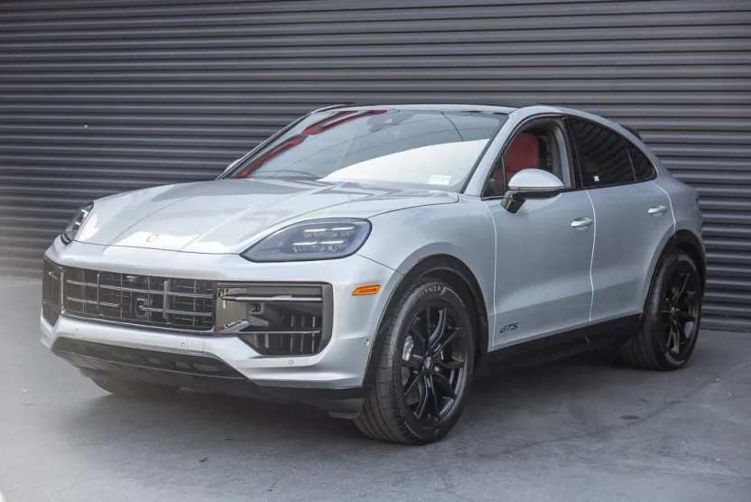 2025 Porsche Cayenne Coupe GTS photo 1