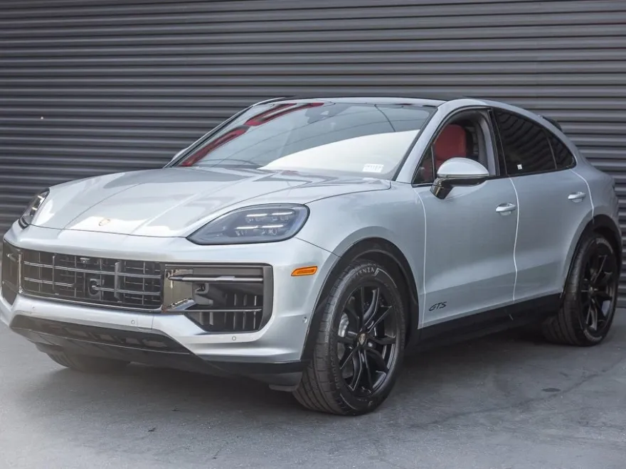 2025 Porsche Cayenne Coupe GTS photo 1
