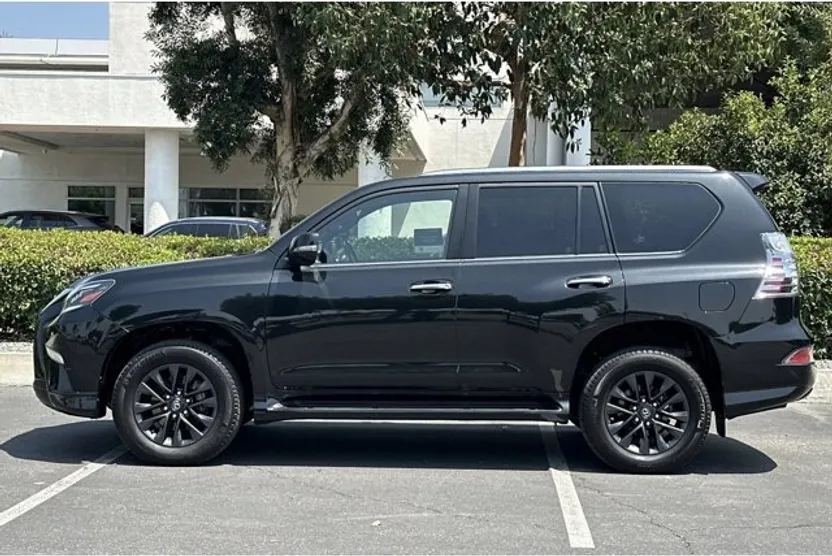 2023 Lexus GX 460 Premium photo 1